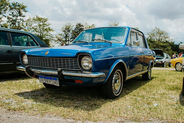 Unlocking Bespoke Denim: The Ultimate Guide to Exceptional British Designers Crafting Unique Custom Jeans