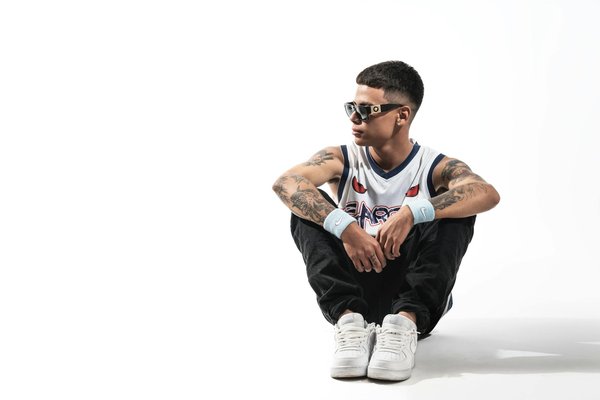 Top hanging cross earrings ideal for your daily style